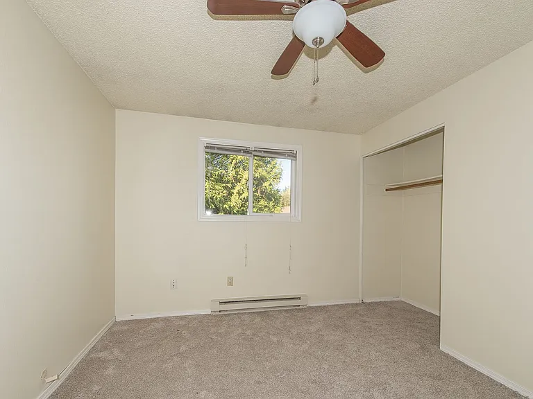 8020 SW Thorn St — Photo 5