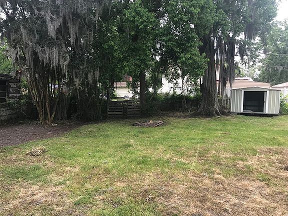 5th image of 225 Chatham Villa Dr