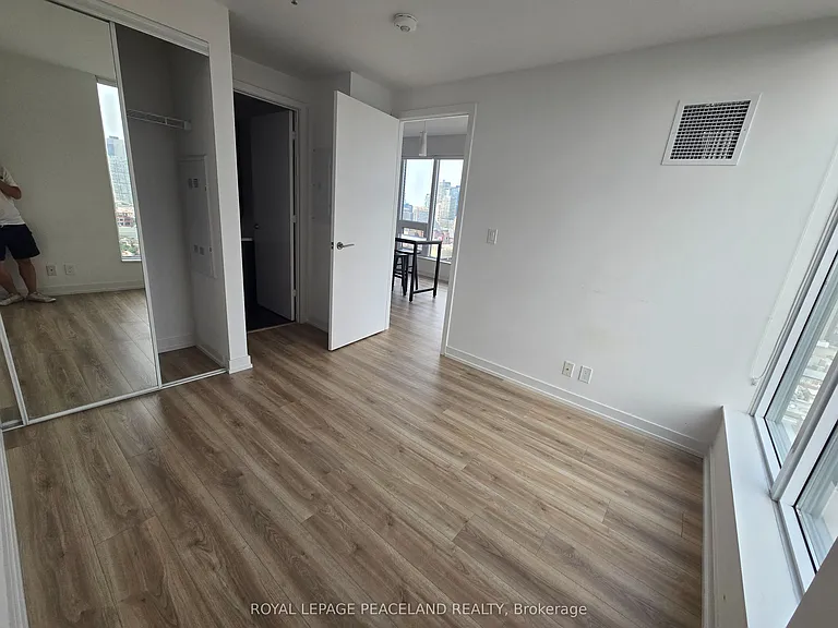 203 College St #2308 — Photo 5