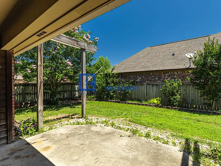 213 Provonce Park — Photo 39