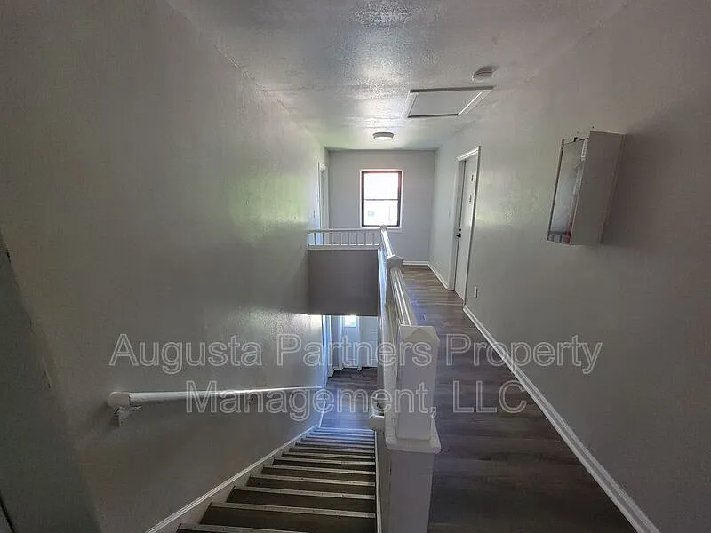 2 bed, 1.0 bath, 754 sqft, $990 — Photo 3