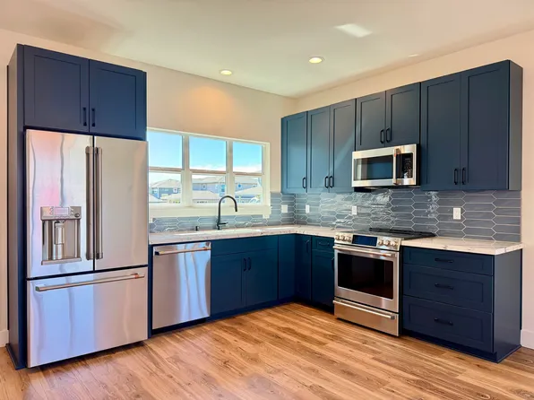 102 Maiaku St #152, Makawao, HI 96768