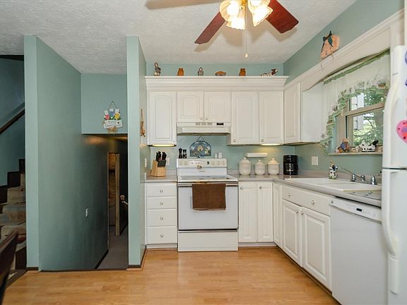 3rd image of 5660 Lake Michigan Dr