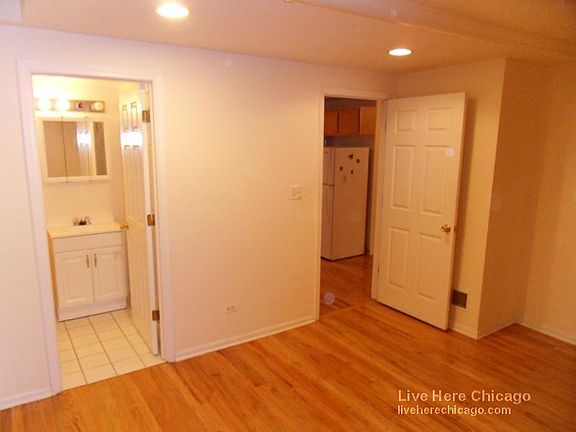 2nd image of 900 W Dakin St #914311