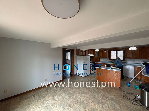 2nd image of 273 Pond Rd