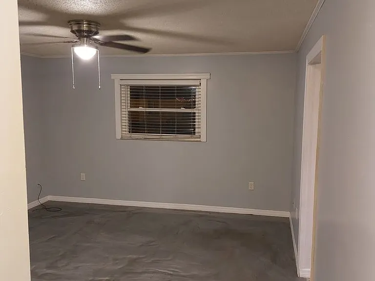 305 W Hancock St — Photo 8
