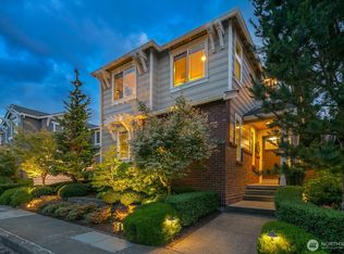 3913 W Briarcliff Ln, Seattle, WA 98199