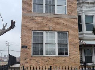 2453 W Grenshaw St #A, Chicago, IL 60612