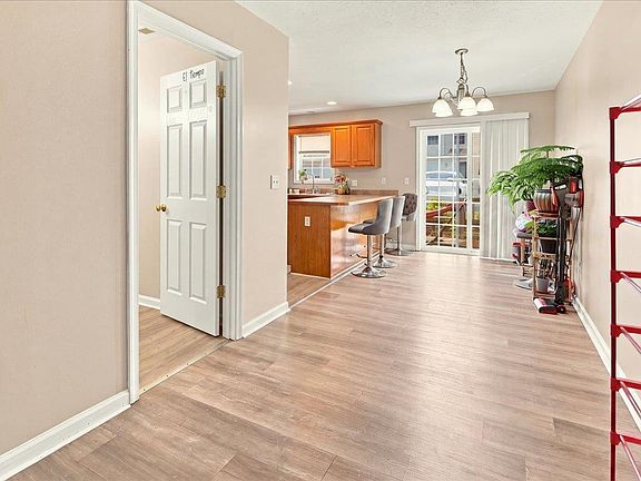5th image of 2312 Kendall Ln