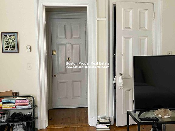 5th image of 27.5 Massachusetts Ave #1