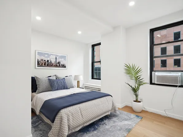 160 East 48th Street image 4 of 19