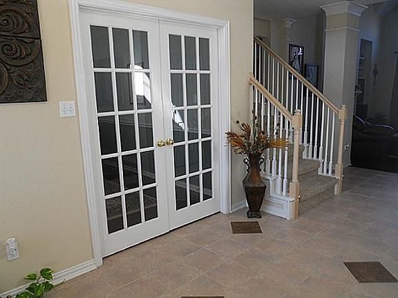 4th image of 12 Lake Glen Ct