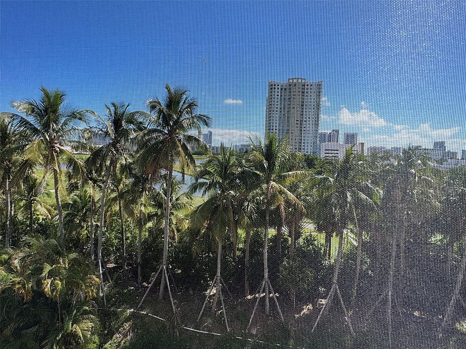 1st image of 200 NE 14th Avenue #522