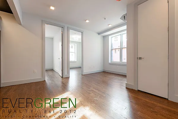 Rented by Evergreen Apartments BK | media 1