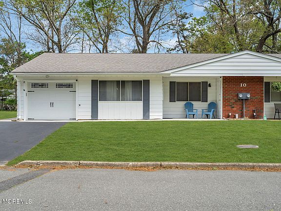 2nd image of 10 Nevada Drive #B