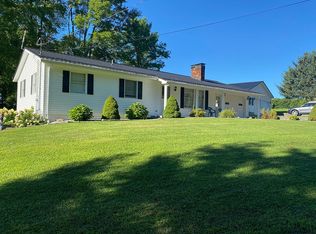 916 Rutledge Rd, Transfer, PA 16154