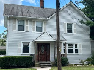 84 Haynes Ave, West Islip, NY 11795