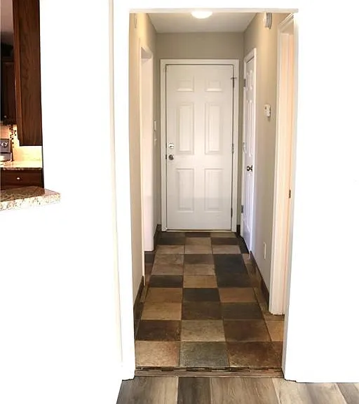 954 Downing Dr — Photo 10