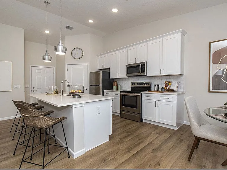 Riverwood Apartments — Photo 8