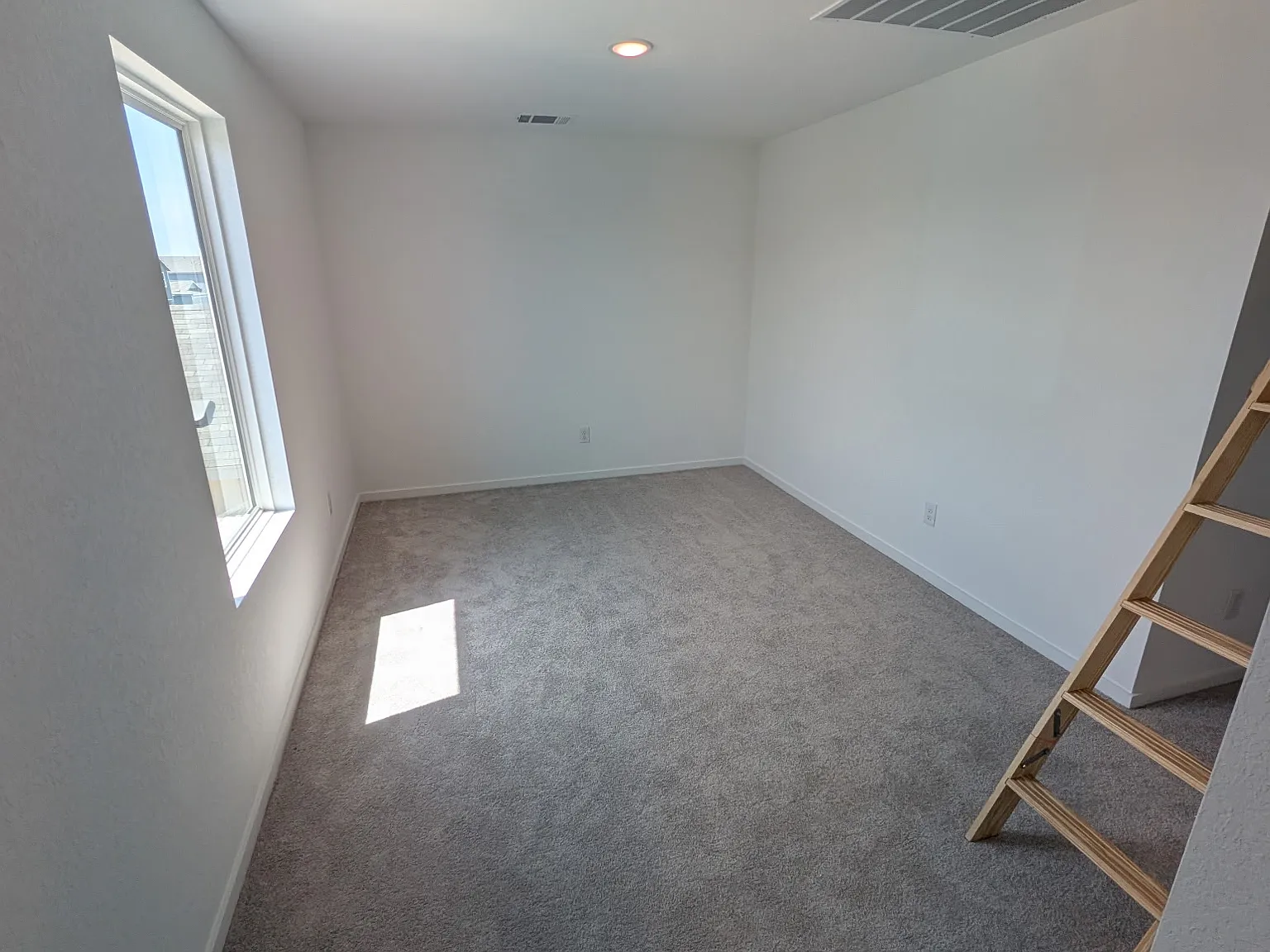 4 bed, 1600 sqft, $700 — Photo 4