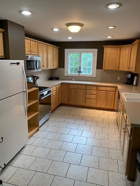 3 bed, 2.5 bath, 1500 sqft, $2,700 — Photo 4