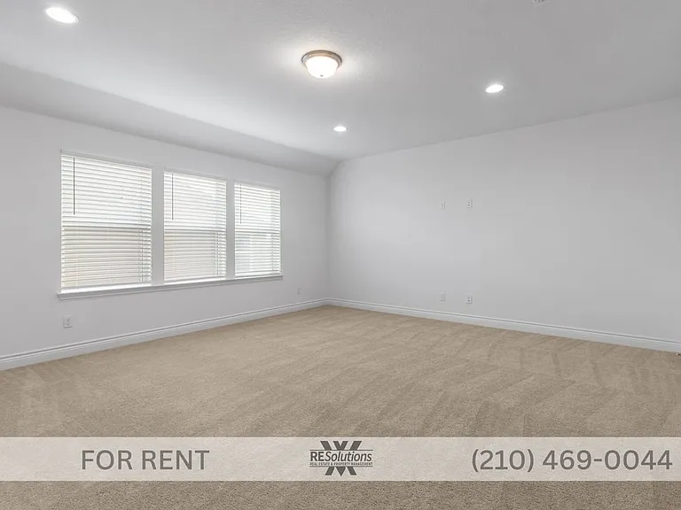 11427 Anselmo — Photo 1