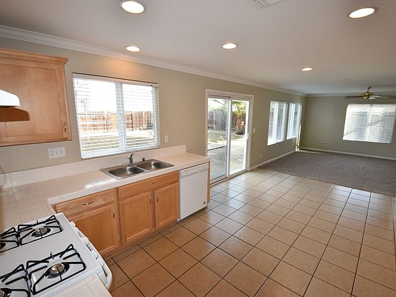 5th image of 1745 Aster Ct