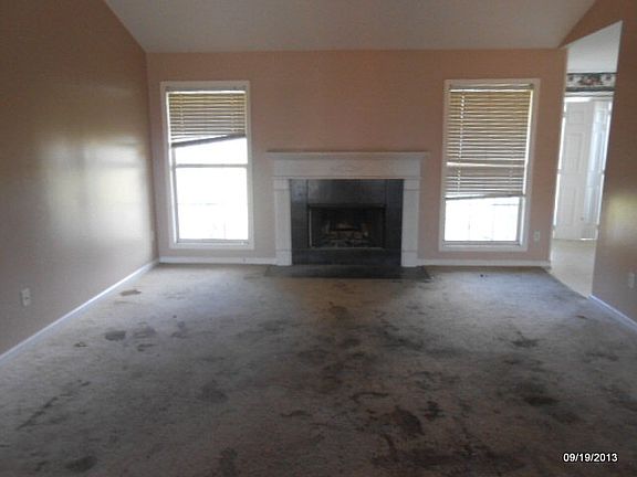2nd image of 100 Arapahoe Ln