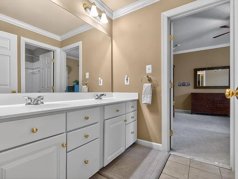 401 Hilton Head Ct — Photo 43