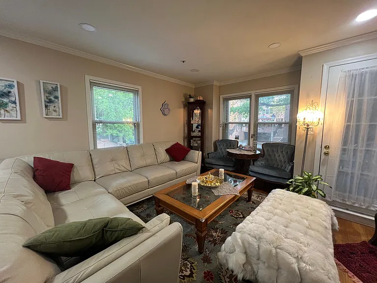 633 N Tazewell St — Photo 9