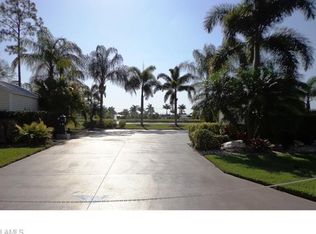 3034 E Riverbend Resort Blvd, Labelle, FL 33935