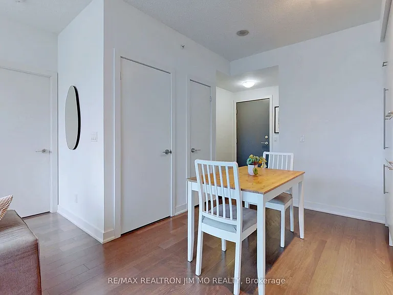 199 Richmond St W #2105 — Photo 13