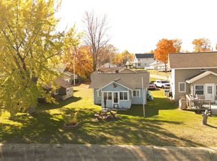 118 Wilson Ave, Houghton Lake, MI