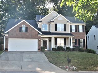 3825 Turnberry Park Dr, Pfafftown, NC 27040