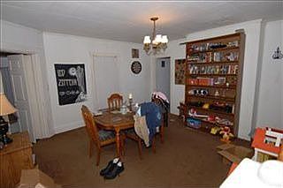 3rd image of 1366 Playford Ave