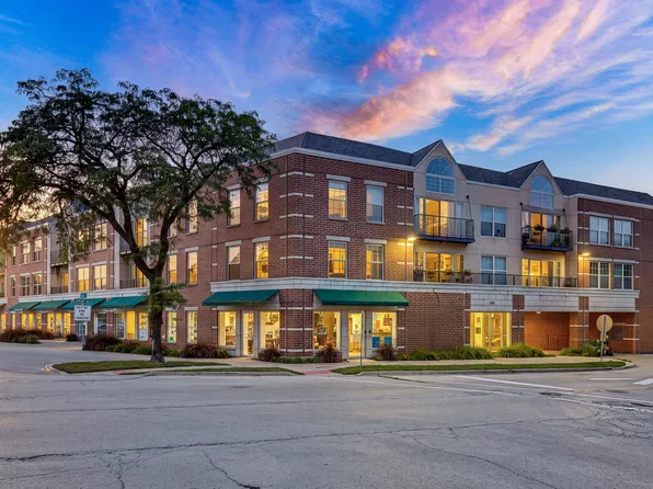 1800 Dewes St Unit 208, Glenview, IL 60025