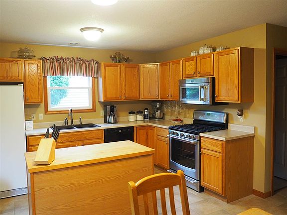 2nd image of 10418 N Schopp Ln