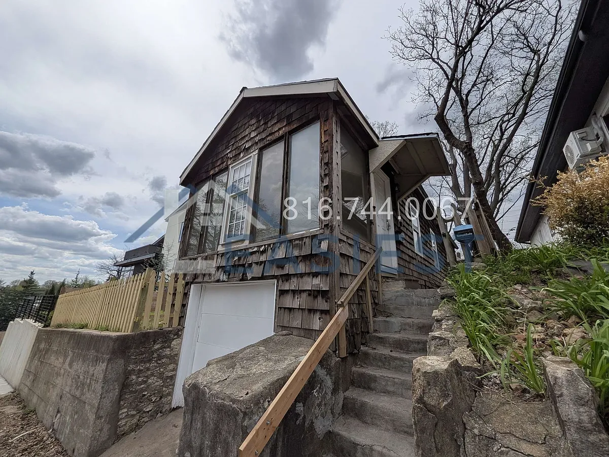 Building Photo - 4612 Genessee St