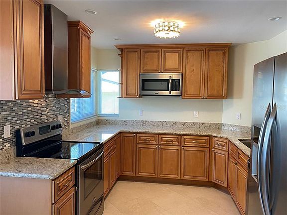 5th image of 2988 Pine Forest Dr