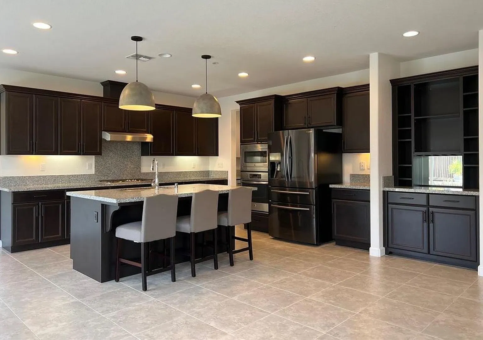 **Coming Soon** Four Bedroom Brentwood Home With Study, Three Car Garage And Solar! — Photo 3