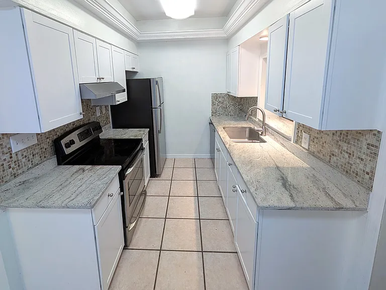 2134 Rose St #2 — Photo 5
