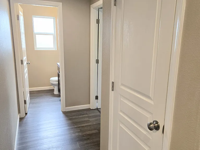 4946 Holly St — Photo 11