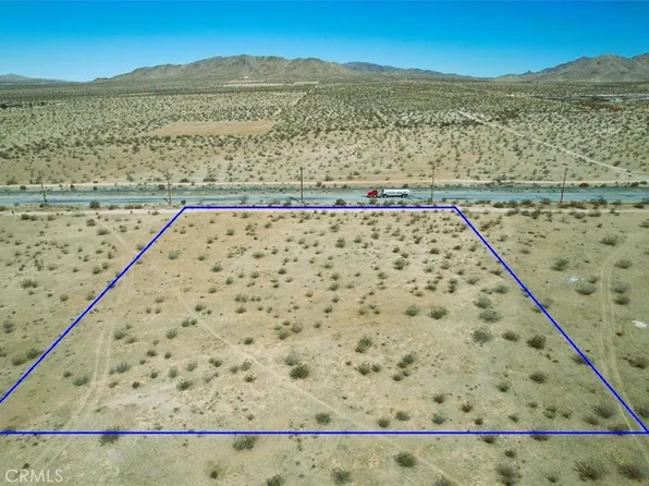 4 Quarry Rd, Apple Valley, CA 92307