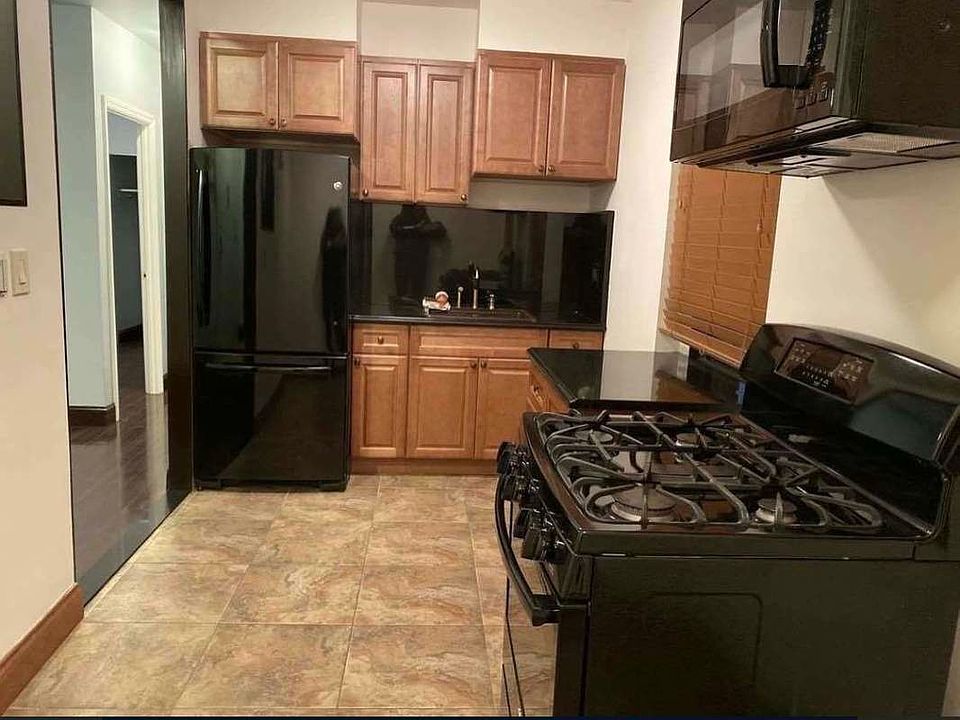 1st image of 21-06 35th St #1Z
