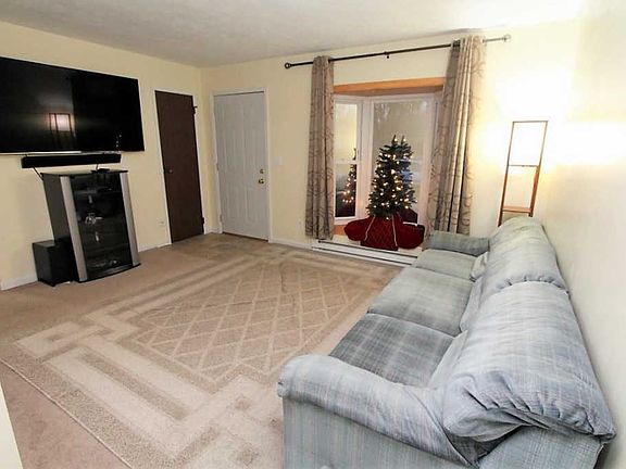 2nd image of 3833 Harper Dr