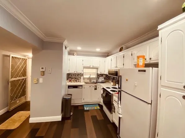 8990 S Hollybrook Blvd APT 301, Hollywood, FL 33025