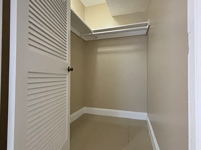 298 SW 7th St — Photo 5