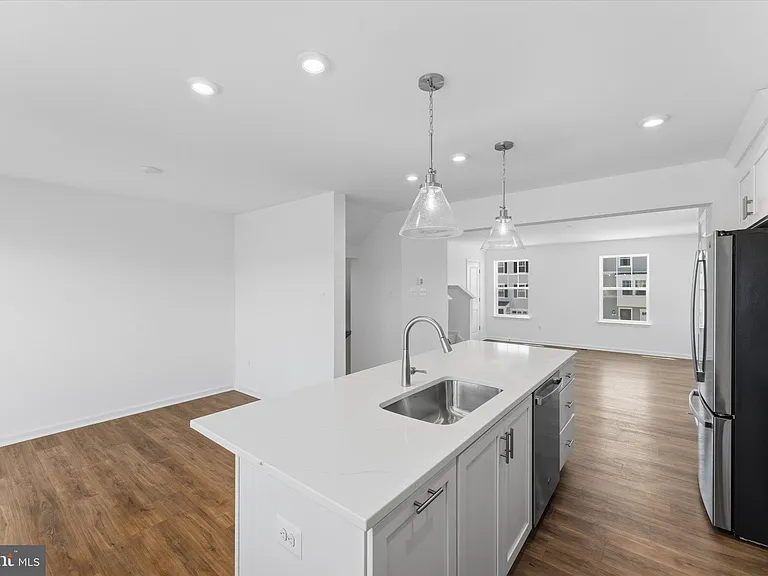 501 Fontana Cir — Photo 6