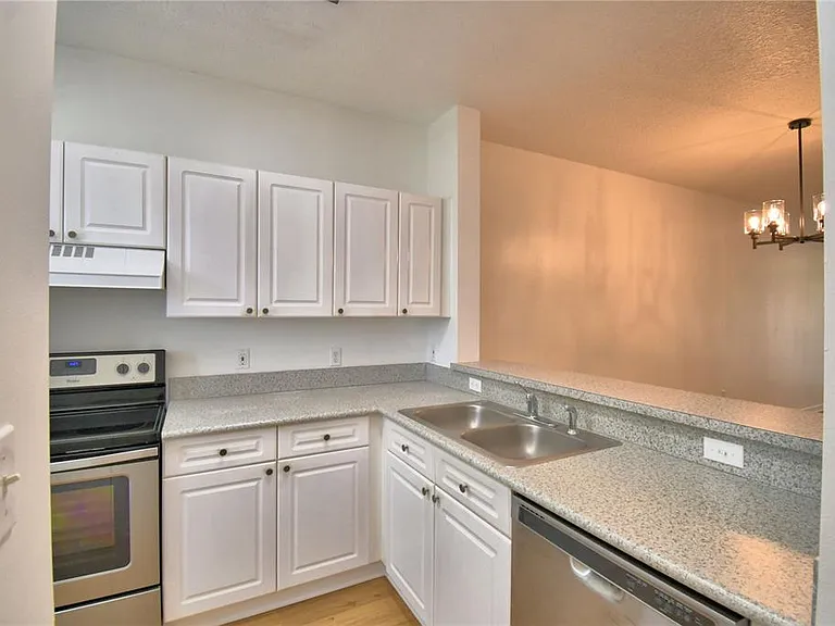 660 Celebration Ave #240 — Photo 8