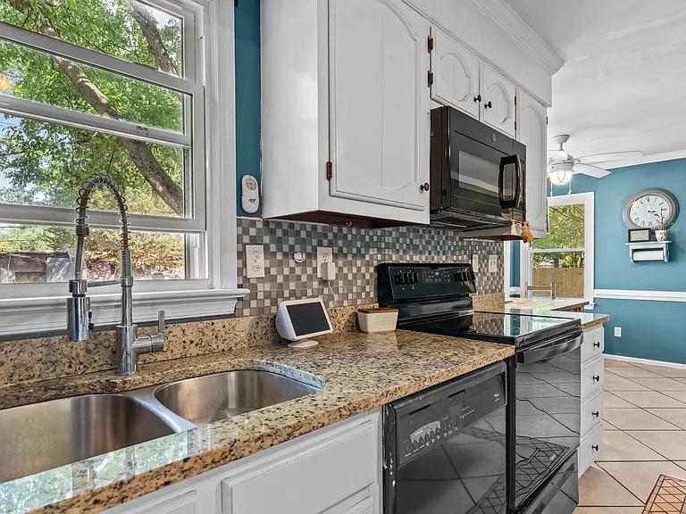 435 Currituck Dr — Photo 47